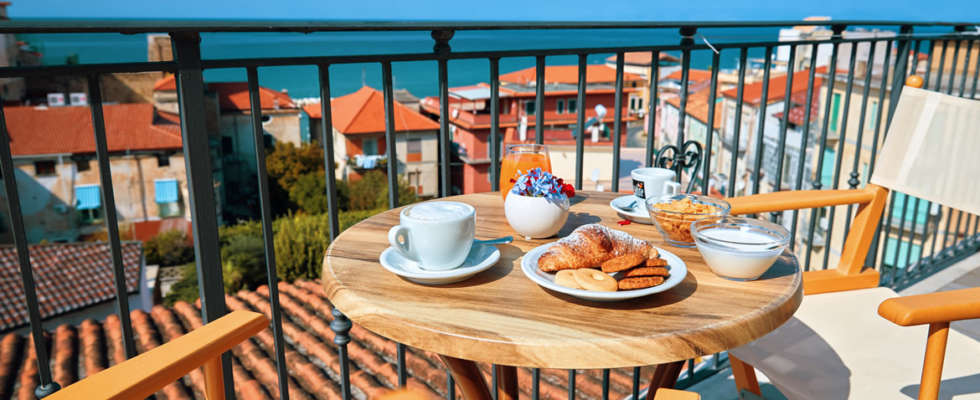 colazione in camera vista mare