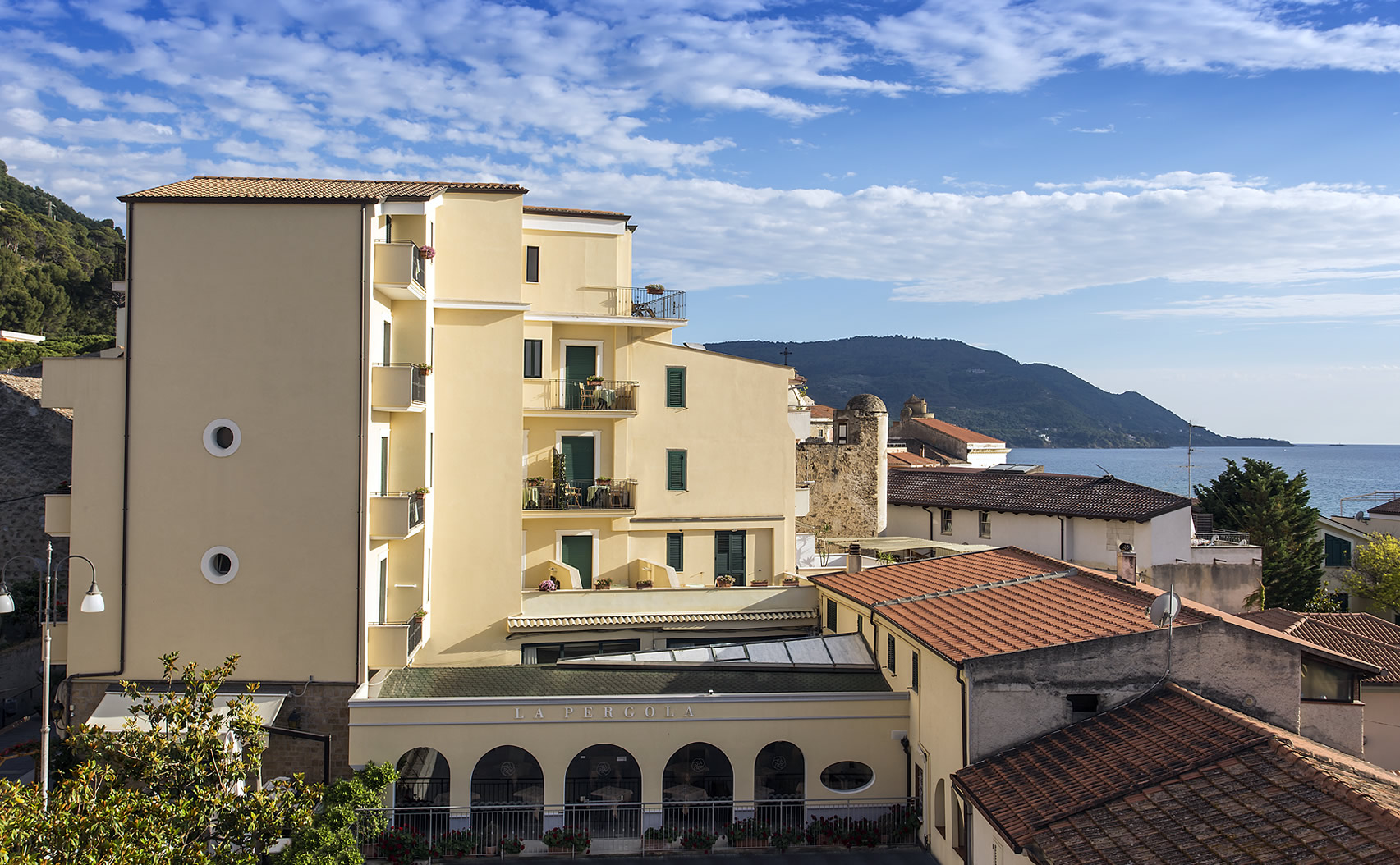 Hotel La Pergola Santa Maria di Castellabate – Cilento – Servizio  ristorante e spiaggia privata